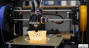 رسم توضيحي لآلية عمل الطابعة ثلاثية الأبعاد يظهر كيفية تحويل التصميم الرقمي إلى مجسم مادي عبر تقنية الطبقات